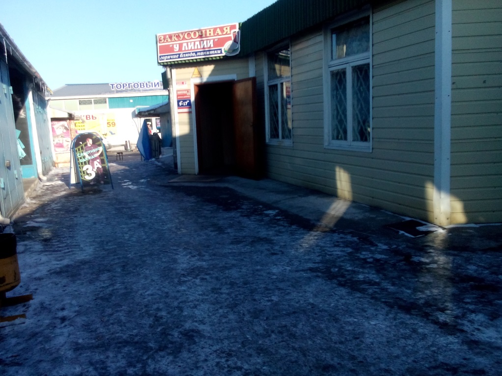 В торговых рядах довольно уныло, Фото с места события собственное