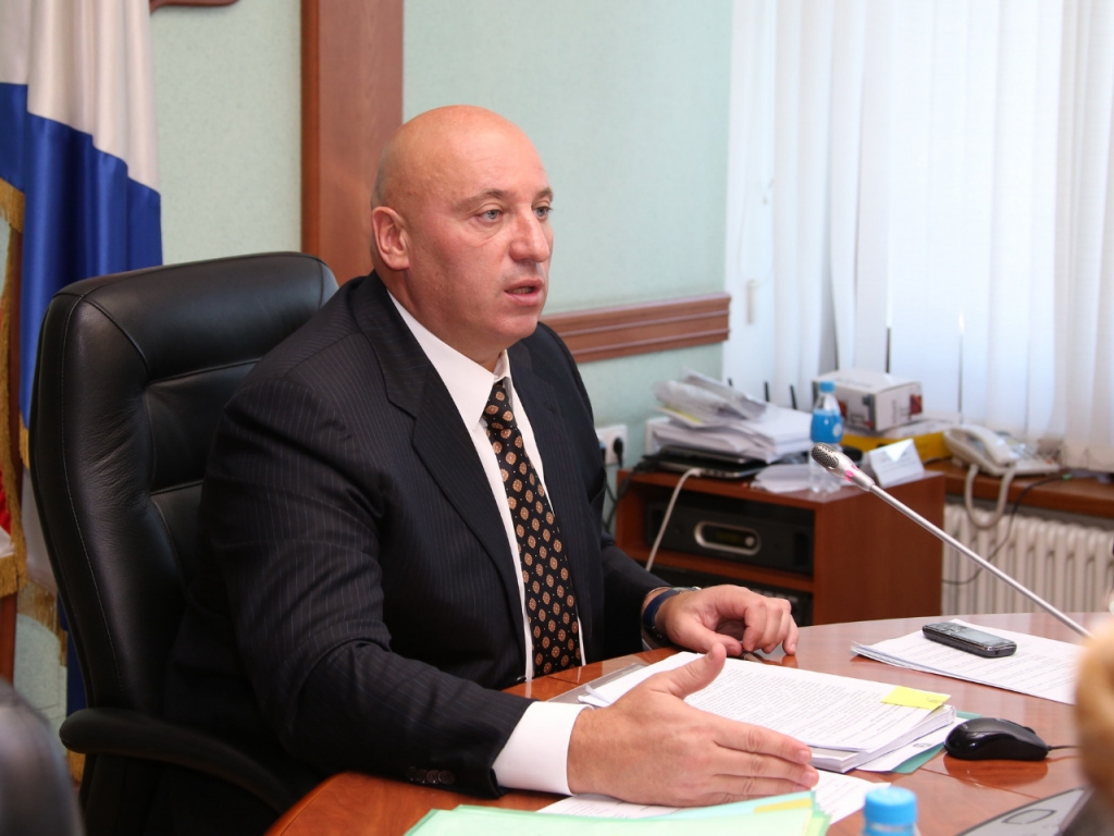 Председатель комитета по социальной политике и защите прав граждан ЗС ПК Игорь Чемерис, Фото с места события из других источников