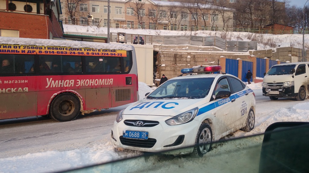 ГИБДД ограничила движение, Фото с места события собственное