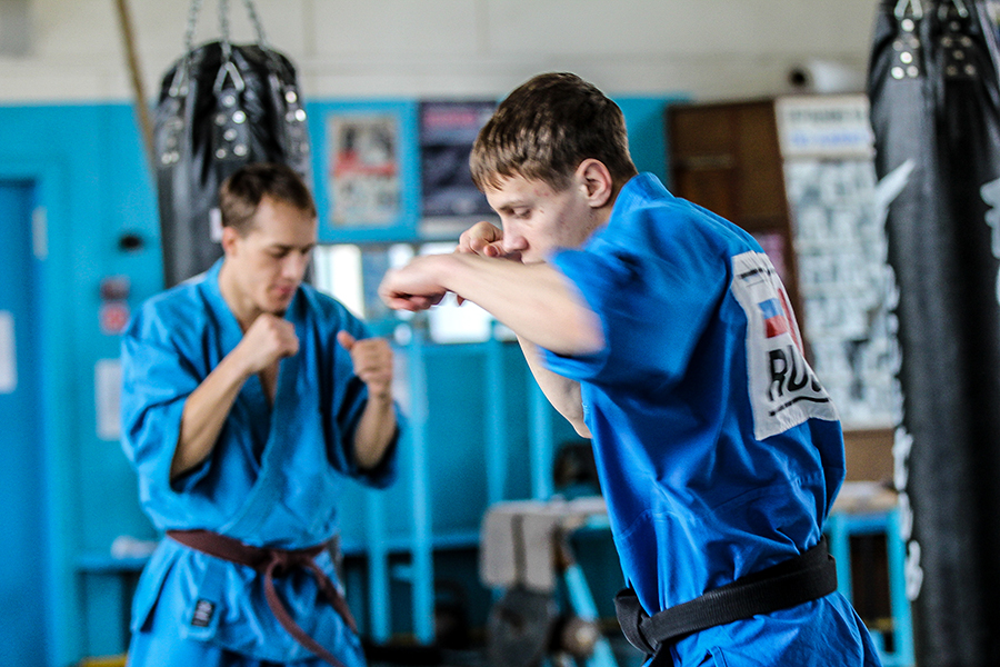 Игорь Пермин на тренировке, Фото с места события из других источников