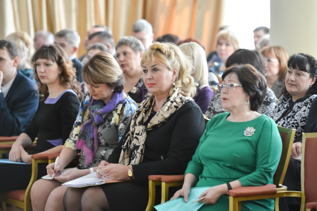 Политики возьмут шефство над памятниками, Фото с места события из других источников
