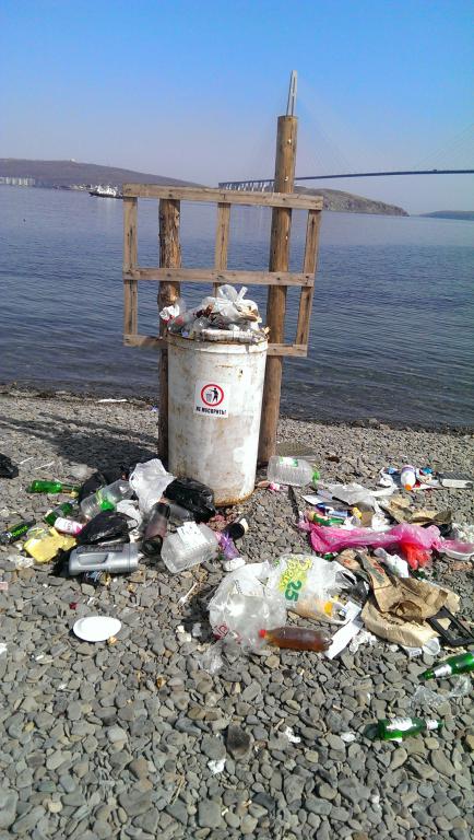 Горожане, приехавшие на отдых к морю, увидели удручающую картину, Фото с места события из других источников