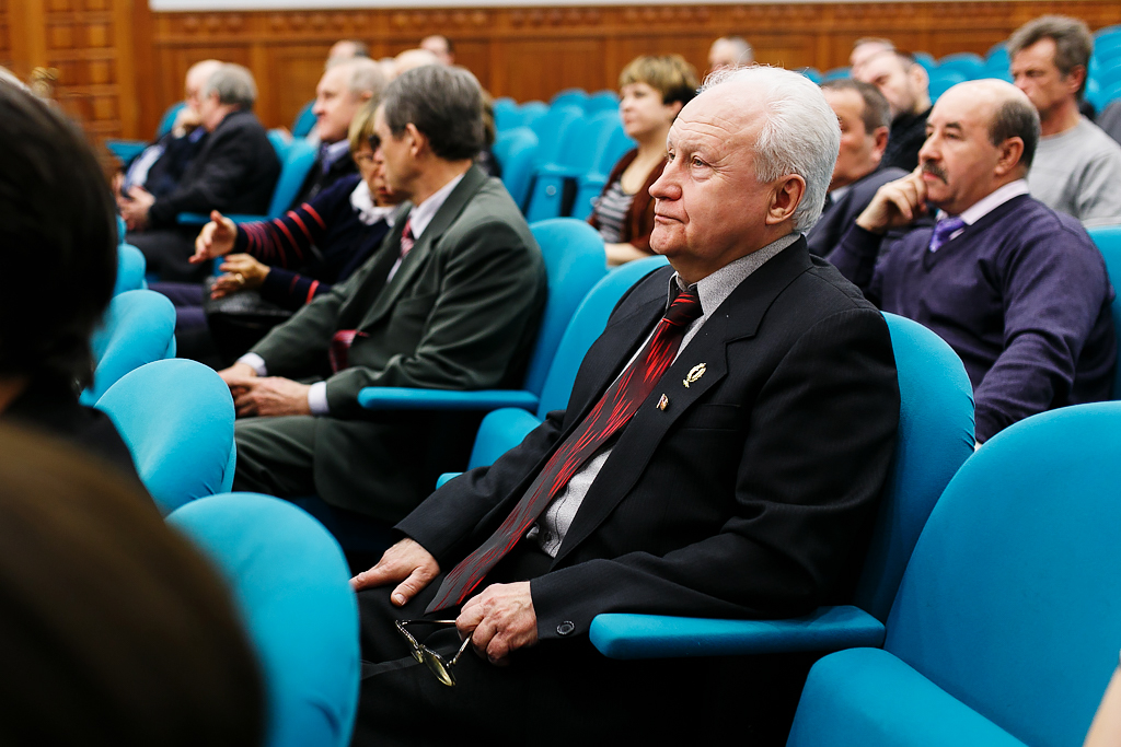 Депутаты 21-го созыва Владивостокского Совета народных депутатов, Фото с места события собственное