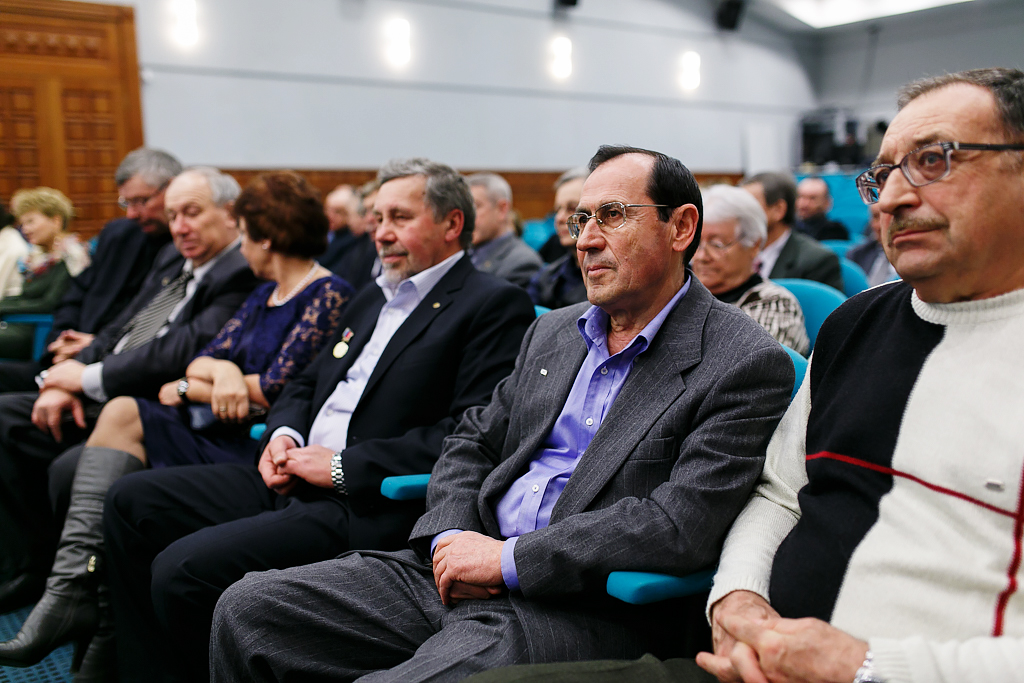 Депутаты 21-го созыва Владивостокского Совета народных депутатов, Фото с места события собственное