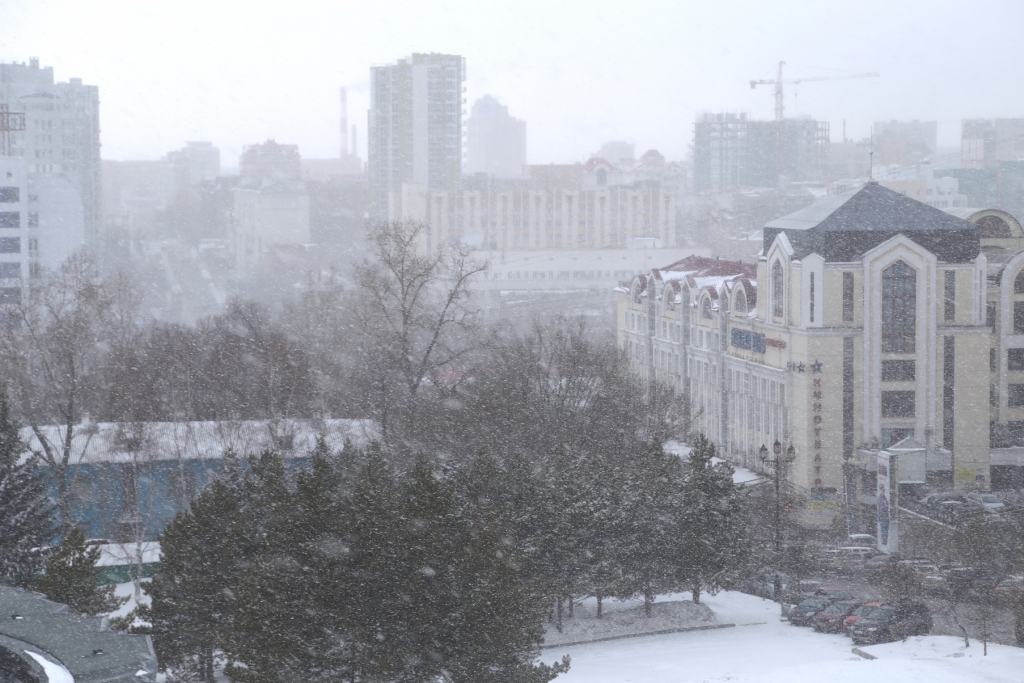 Хабаровск осадки. Сильный ветер Хабаровск.