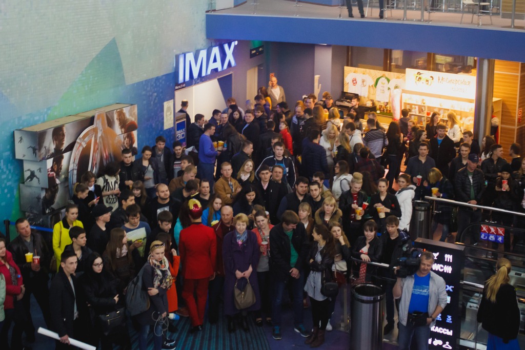 Десятки зрителей посмотрели шоу в кинотеатре "Океан IMAX", Фото с места события собственное