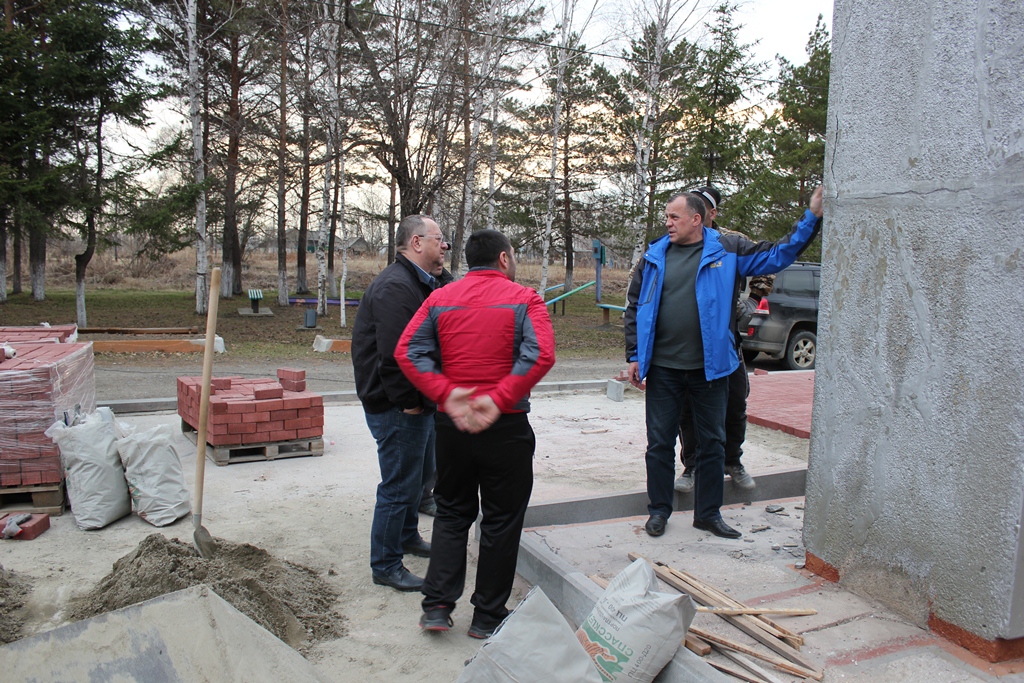 Восстановление памятника, Фото с места события из других источников