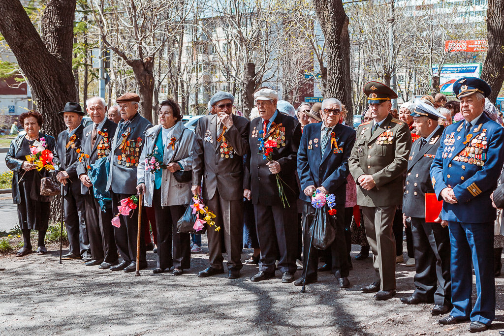 Парад с фотографиями ветеранов