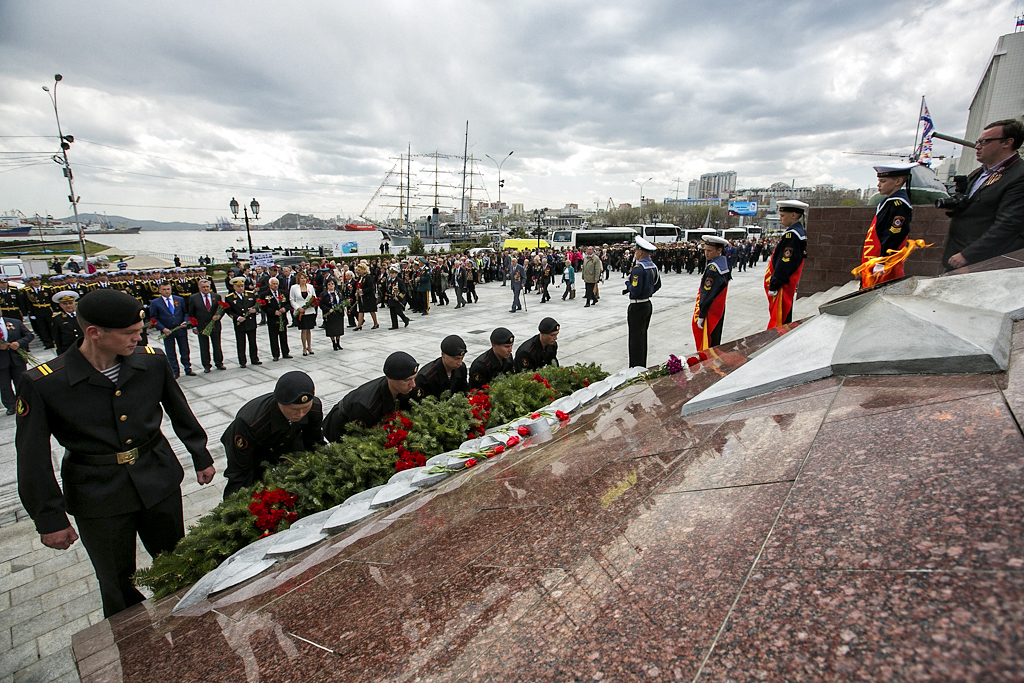 Возложение, Фото с места события собственное