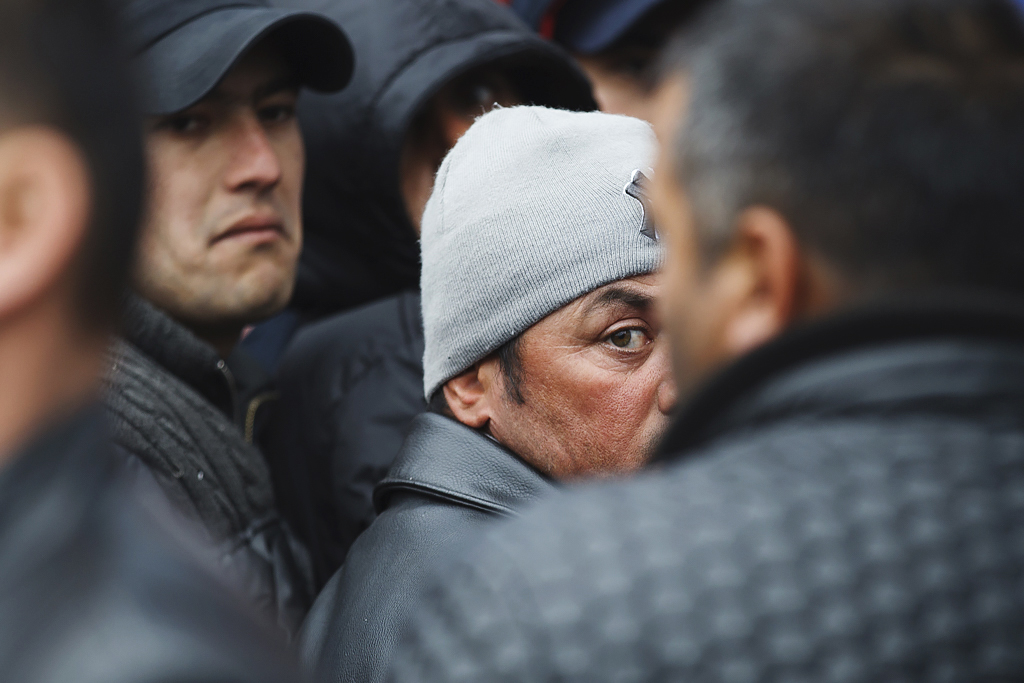 Некоторые ездят в МЦ неделями