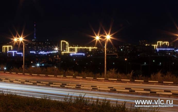 Архитектурная контурная подсветка создает неповторимый облик ночного города