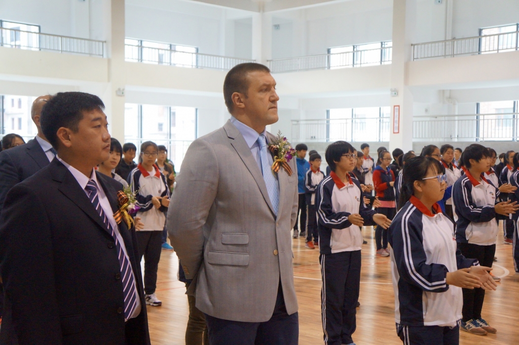 Дмитрий Максимов и Валерий Кан на открытии третьей школы самбо в Китае