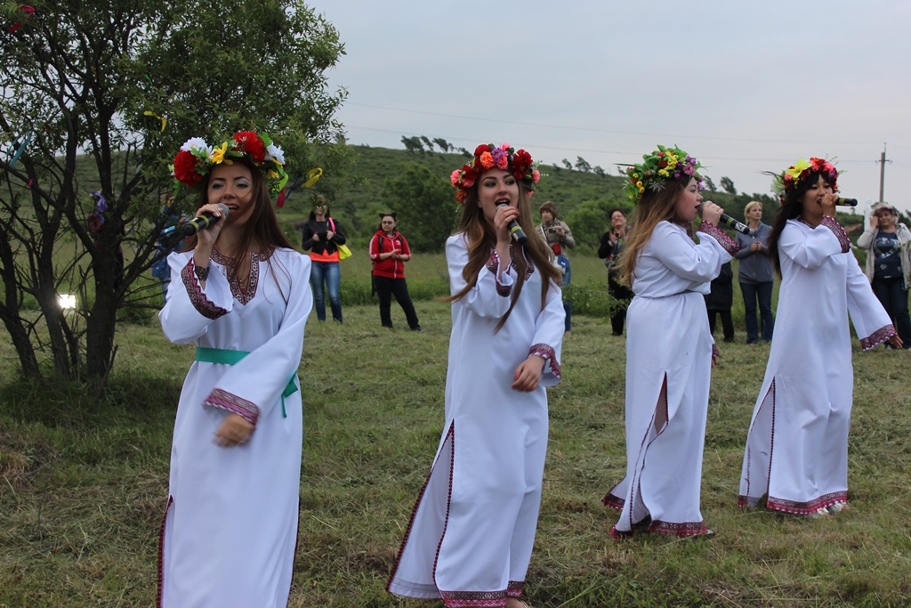 Исполнители народных песен