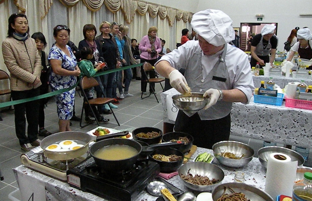 Повар корейской кухни