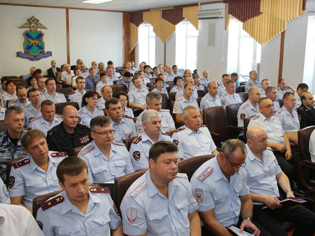 На коллегии рассмотрели итоги оперативно-служебной деятельности приморской полиции за полгода
