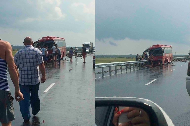 Лоб в лоб столкнулись два рейсовых автобуса на трассе Комсмольск-на-Амуре-Хабаровск