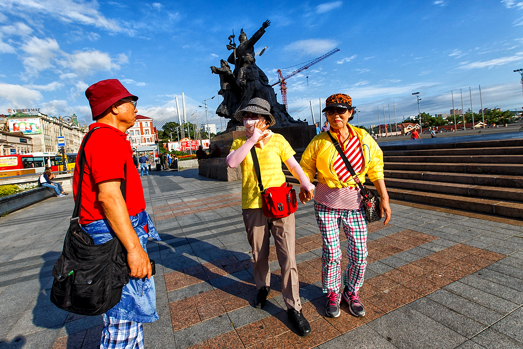 Владивосток туризм. Китайские туристы во Владивостоке. Китайцы во Владивостоке. Японские туристы во Владивостоке. Китайцы в Приморье.