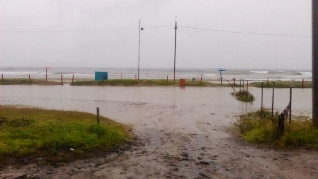 Песок ушел под воду