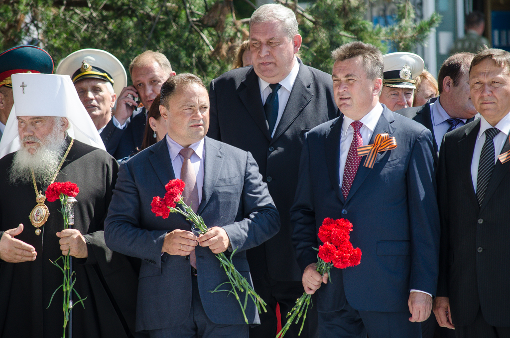 Представители власти и духовенства