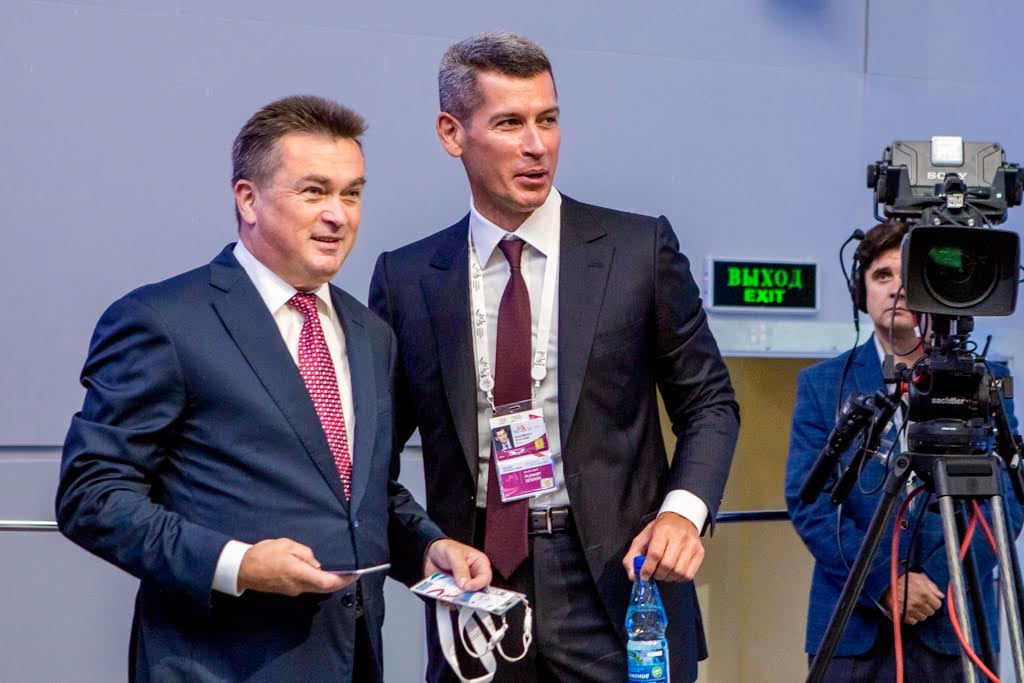 Владимир Миклушевский и председатель совета директоров группы компаний Сумма Зиявудин Магомедов