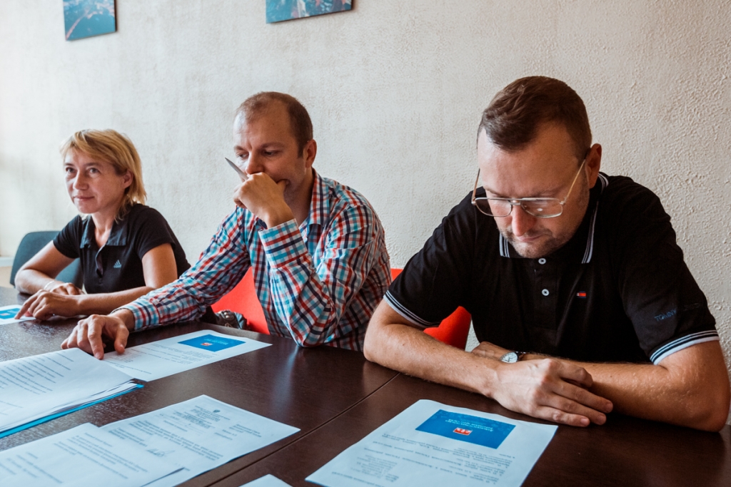 Пресс-секретарь департамента ФКиС ПК Елена Ритус, пресс-секретарь "Экспресс Приморья"Максим Каленник, пресс-секретарь краевого исполкома ОНФ Петр Самойленко