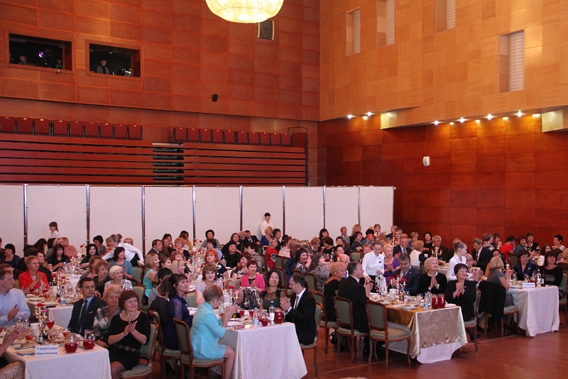 "Педагогическая гостиная" открыла свои двери в Хабаровске