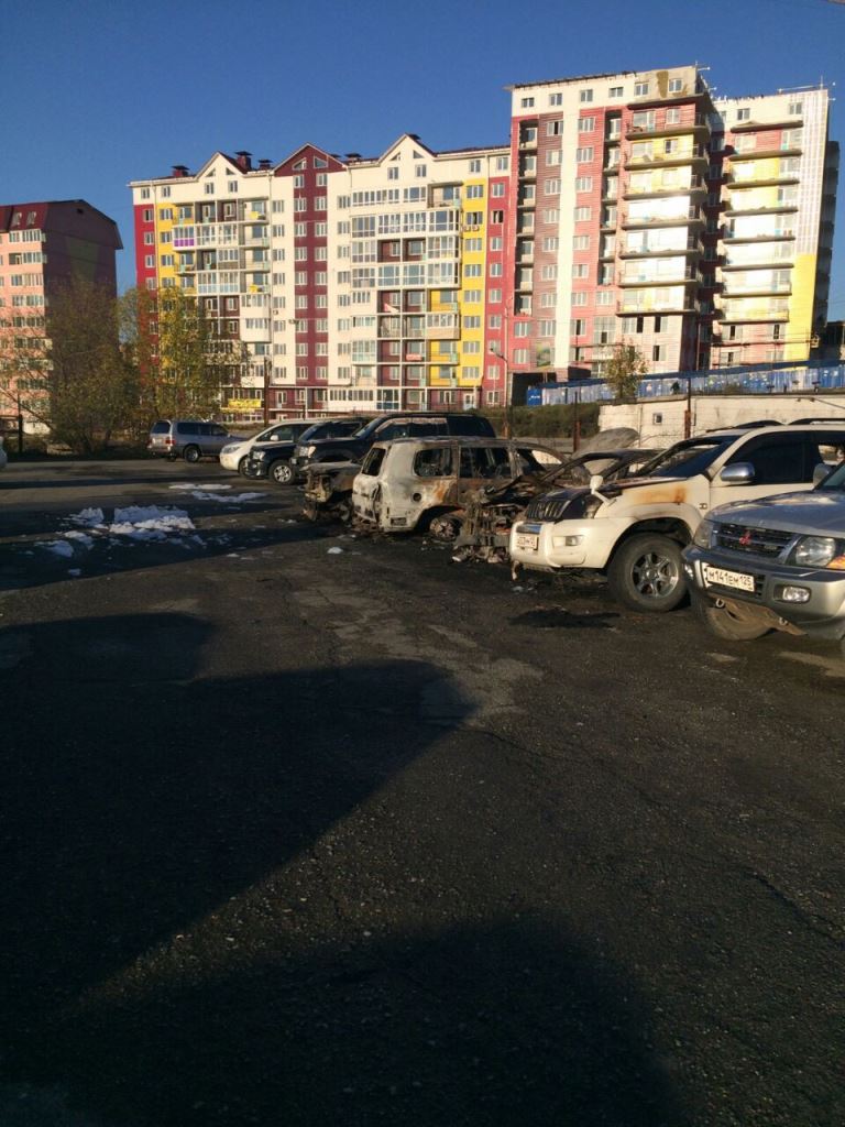Пожар на автостоянке 