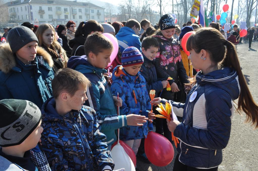 Пшеничные колоски, символы богатства, добра и величия, - участникам праздника 
