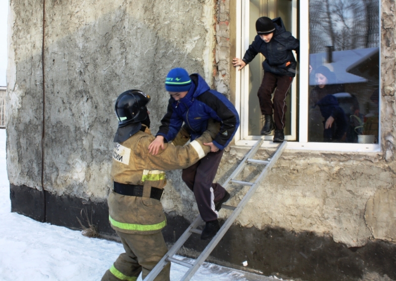 Фото эвакуации людей при пожаре