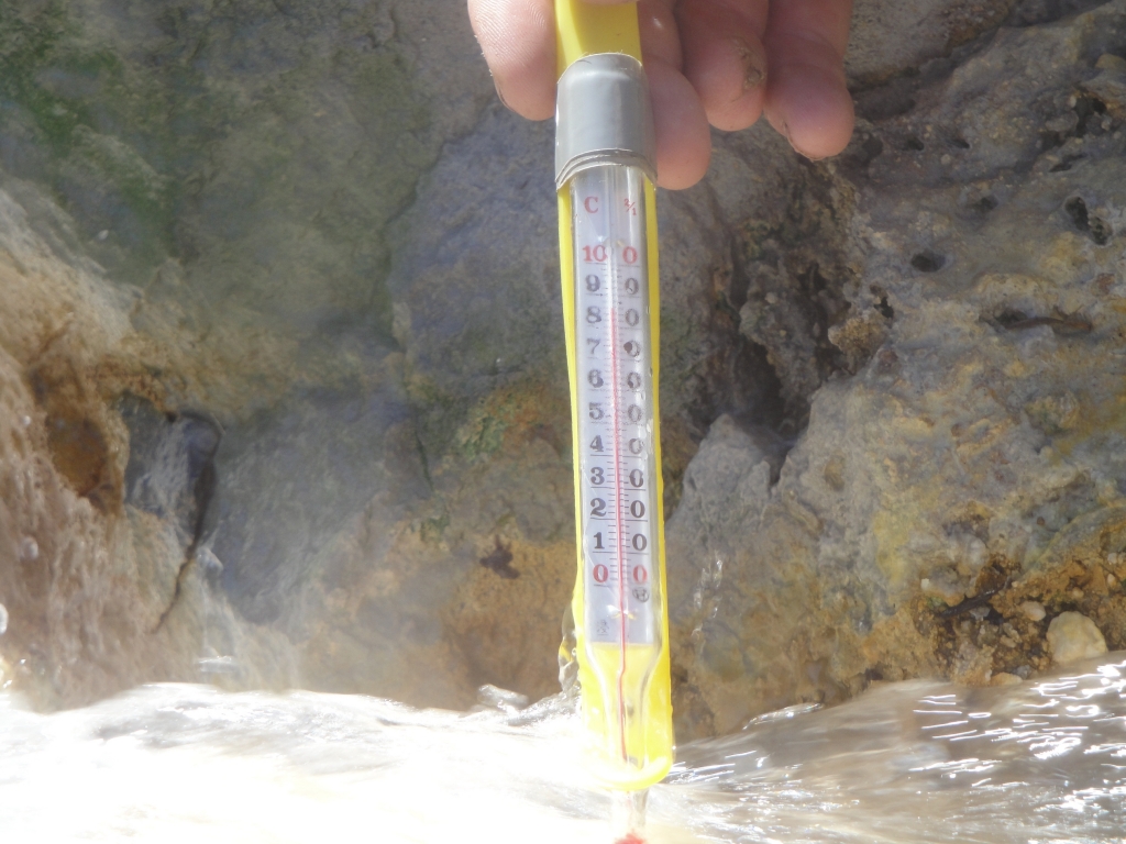Температура воды в шахтах. Измерение температуры воды. Температура воды. Термометр для воды.