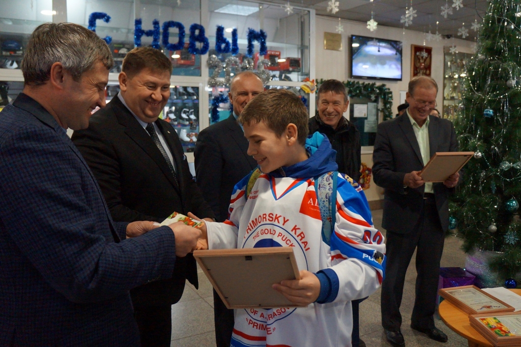 Победители турнира "Золотая шайба"
