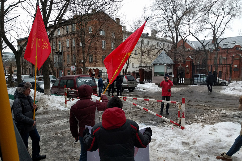 Безопасность участников митинга обеспечивали сотрудники полиции