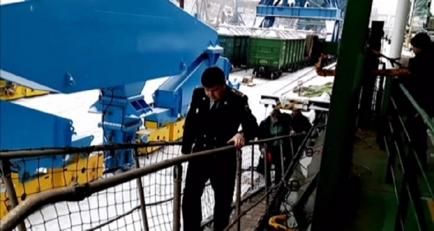 задержание судов в порту