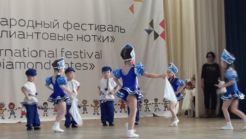 Международный фестиваль "Бриллиантовые нотки" проходит в Якутске