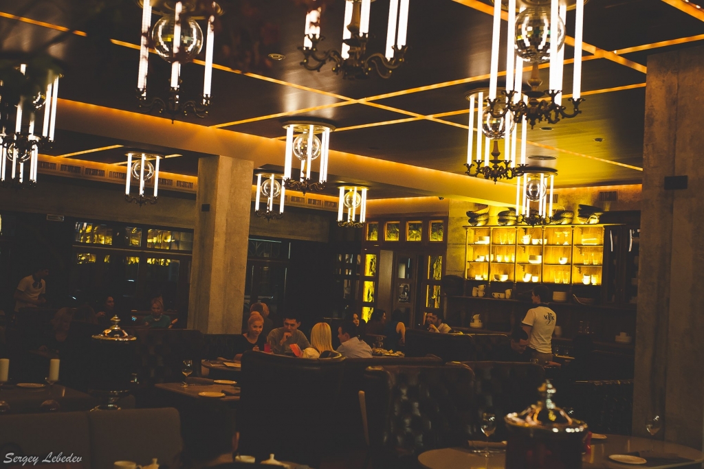 Selfie Restaurant&Club расположен в историческом центре Владивостока