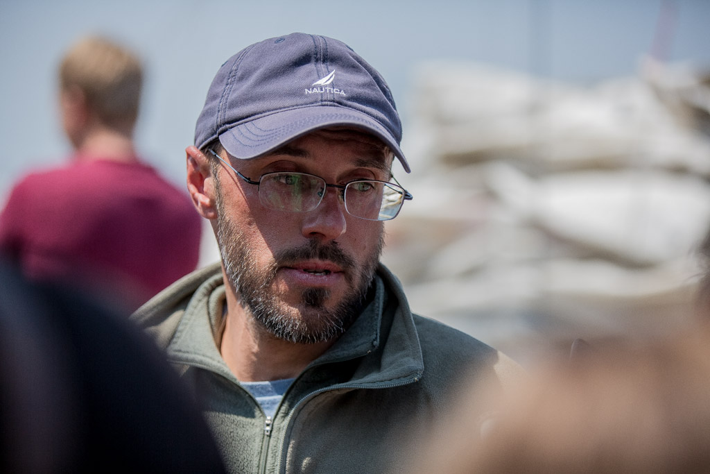 Помощник капитана яхты "Элфин" Сергей Домовитов