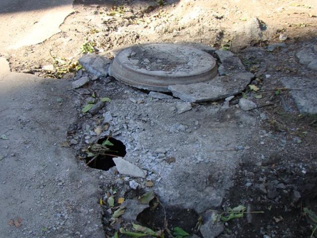 Замена бордюра будет сопровождаться ремонтом тротуара