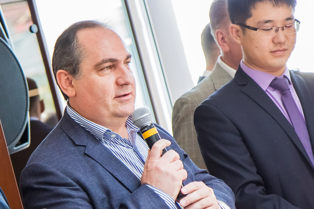 Заместитель председателя ЗС ПК Джамбулат Текиев пожелал банку процветания, а сотрудникам и клиентам &ndash; крепкого здоровья