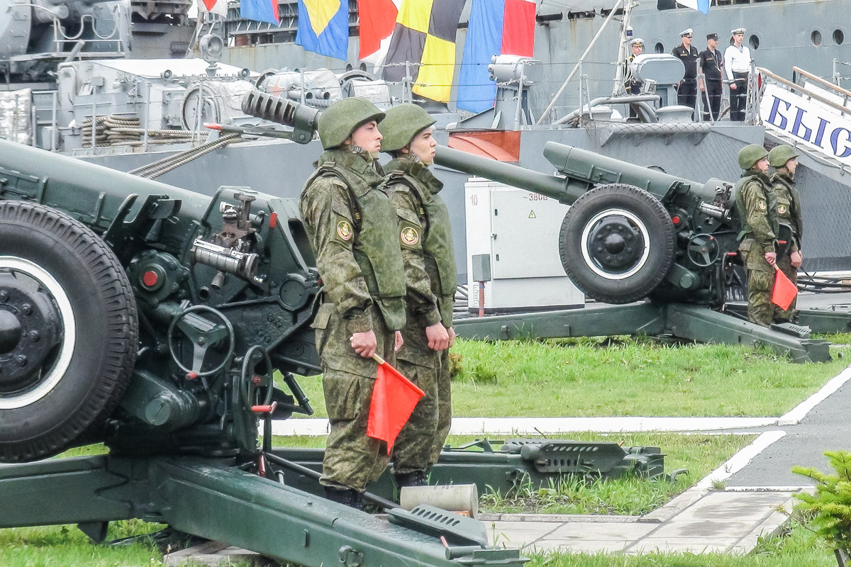 Традицию полуденного выстрела возобновили во Владивостоке  Александр Ратников, РИА PrimaMedia