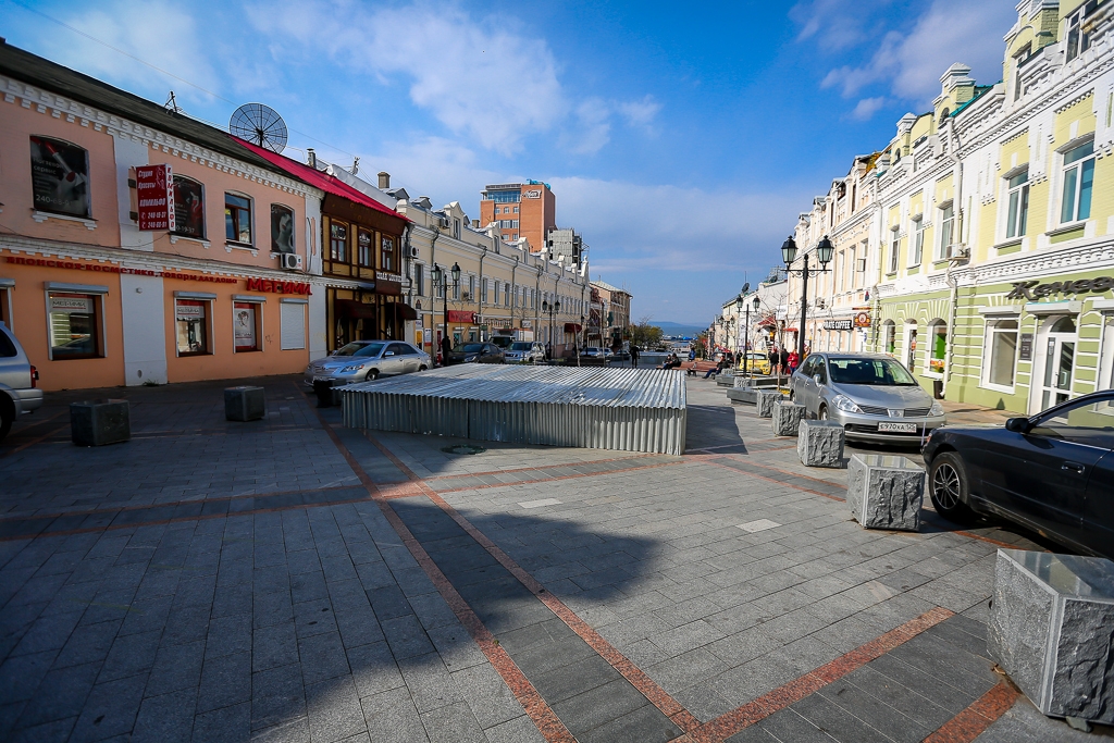 Законсервированный фонтан на улице Адмирала Фокина