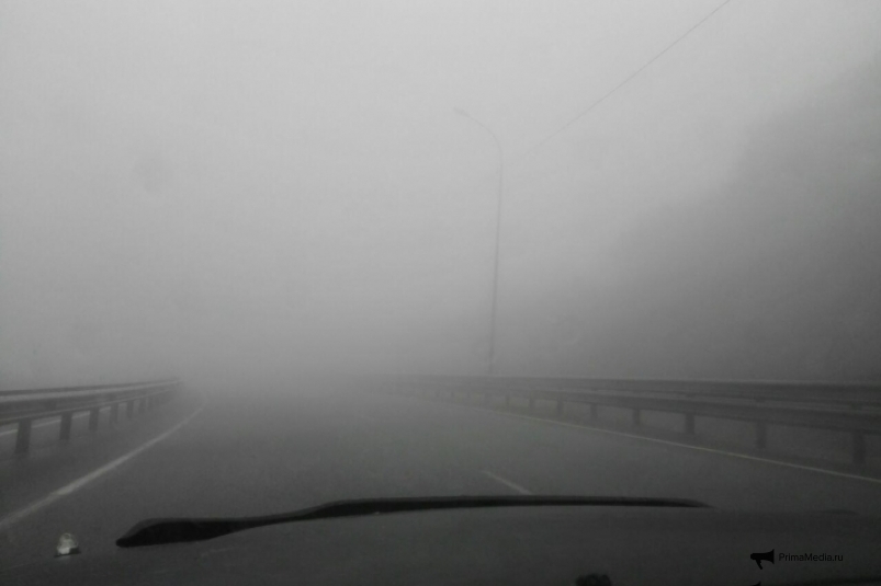 Во Владивостоке движение по объездной трассе перекрыто из-за сильного тумана и осадков