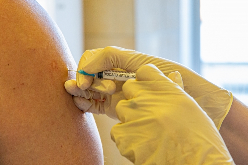 Более 86 тысяч человек прошли вакцинацию от коронавируса во Владивостоке