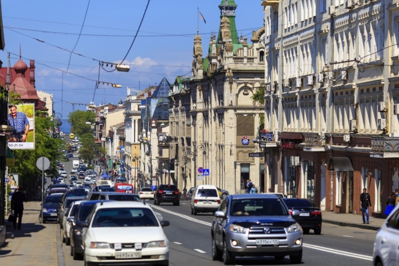 Движение по улице Светланской во Владивостоке открыли на неделю раньше