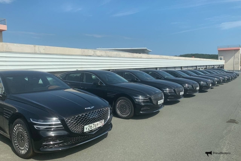 Десятки VIP-автомобилей готовы встретить гостей Восточного экономического форума