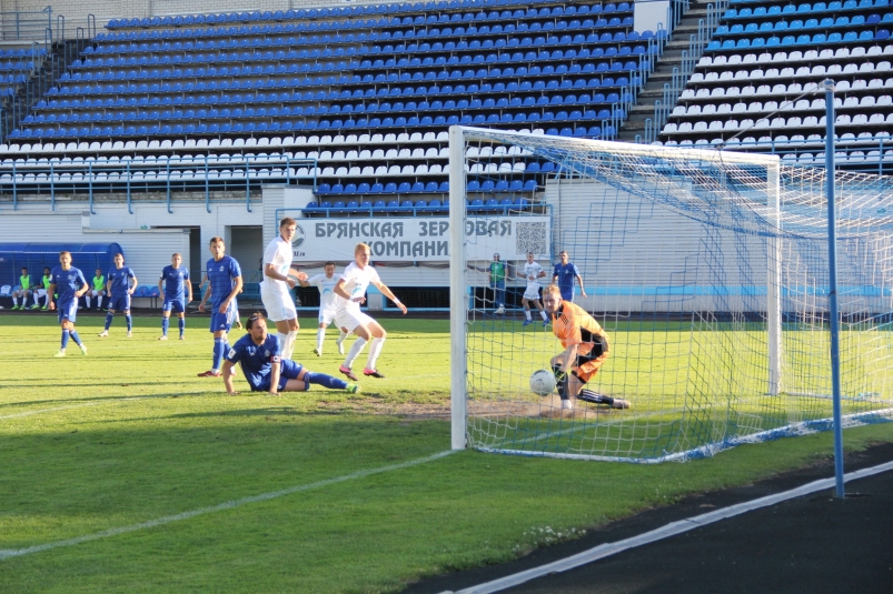 Футбол: Динамо-Владивосток продолжило беспроигрышную серию