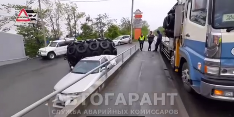 "Жуть какая-то": "максимально странное" ДТП во Владивостоке