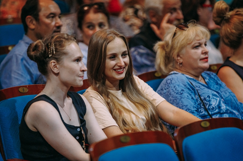 Театр молодежи во Владивостоке готовится к открытию 76-го театрального сезона