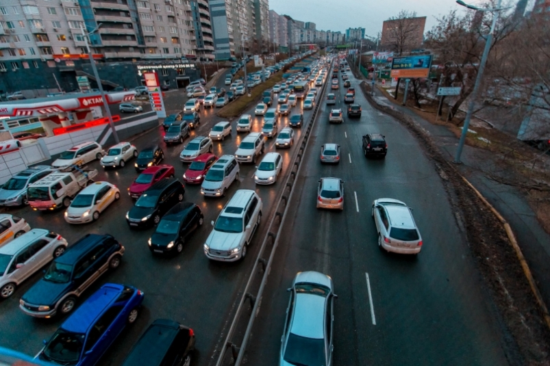 "Уже все встало колом": жесткое ДТП сейчас блокирует выезд из Владивостока - фото