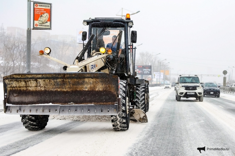 За сутки с улиц Владивостока вывезли больше 6 тысяч кубометров снега