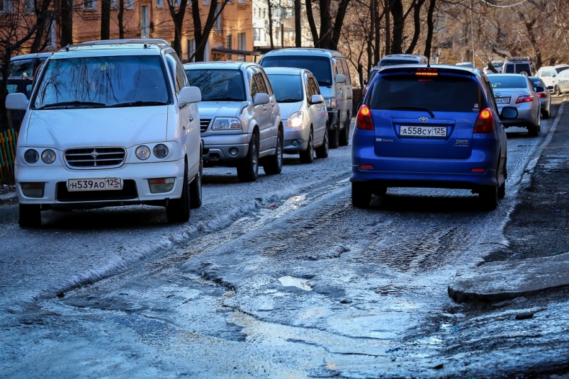 "Дорога хлеще катка": водители "шокированы" обстановкой во Владивостоке